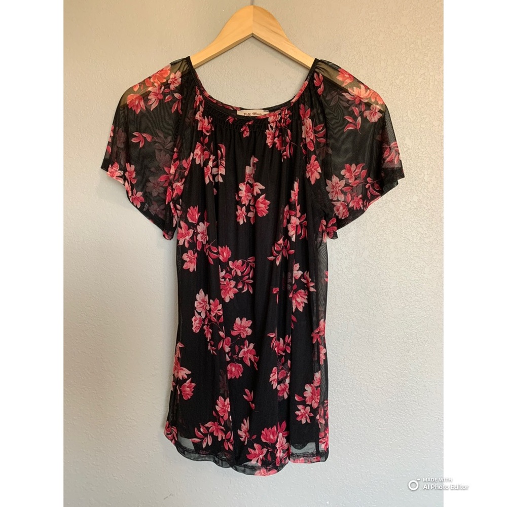 Full Moon Maternity Blouse Top Size Small Black & Pink Floral Short Sleeve NWOT